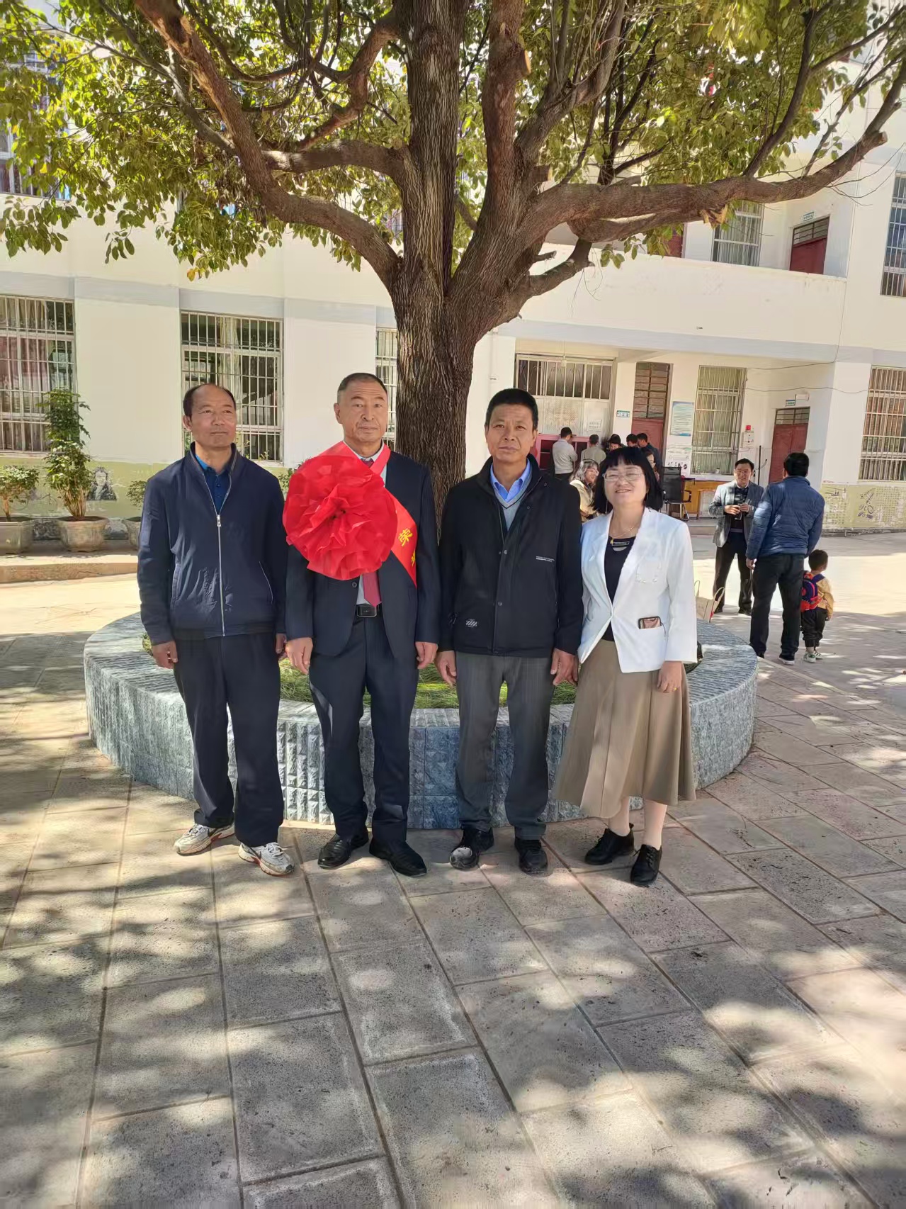 �޴�����ʦ����ʱ�벿��������ѧ�Ͻ�ʦ��Ӱ